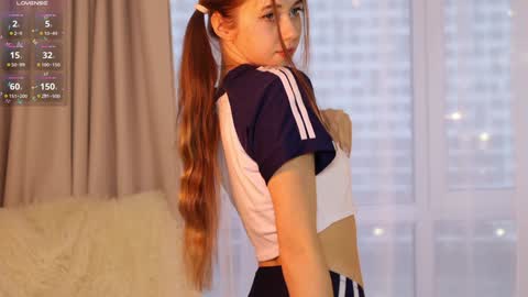 Elina online show from January 2025 01:36:01 PM