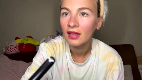 Snapshot of prettybabypetite chatting on November 2025 11:04:02 PM Missy Jack online show from November 2025 11:04:02 PM