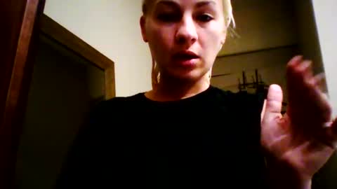 Snapshot of prettybabypetite chatting on November 2025 05:35:01 AM Missy Jack online show from November 2025 05:35:01 AM