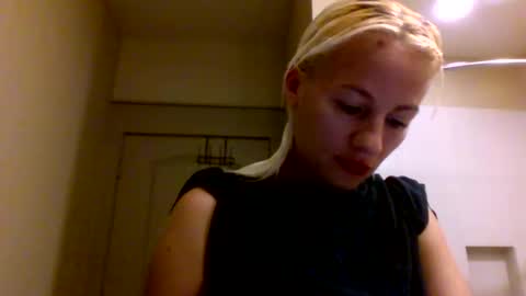 Snapshot of prettybabypetite chatting on November 2025 10:15:01 PM Missy Jack online show from November 2025 10:15:01 PM