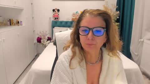 Snapshot of prettyblackeyes chatting on April 2026 04:59:02 AM wilma online show from April 2026 04:59:02 AM
