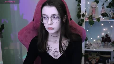 Violet online show from February 2026 03:05:01 AM