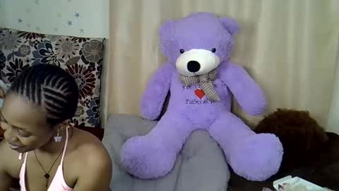 Snapshot of prettybunnny chatting on November 2025 01:05:02 AM Bunny online show from November 2025 01:05:02 AM