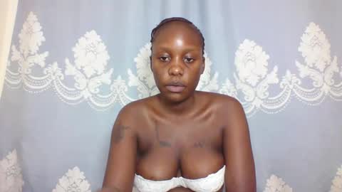 Snapshot of prettydarkskin002 chatting on March 2025 12:20:02 AM SHANIA online show from March 2025 12:20:02 AM