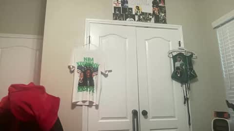 prettyfacefemale online show from April 2026 08:50:01 PM