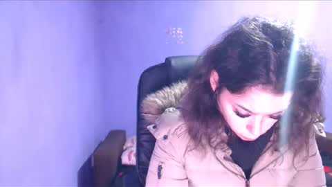 prettyjulliette online show from December 2024 05:03:01 PM