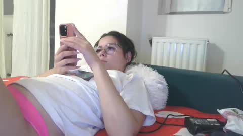 Snapshot of prettyjulliette chatting on October 2025 12:01:02 AM prettyjulliette online show from October 2025 12:01:02 AM