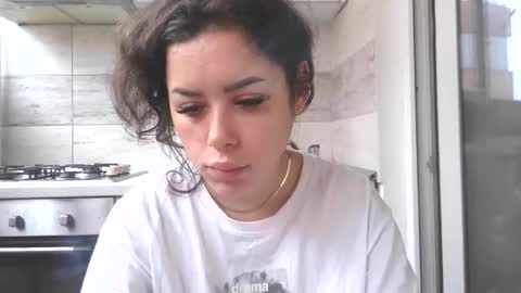 Snapshot of prettyjulliette chatting on November 2025 11:42:02 AM prettyjulliette online show from November 2025 11:42:02 AM