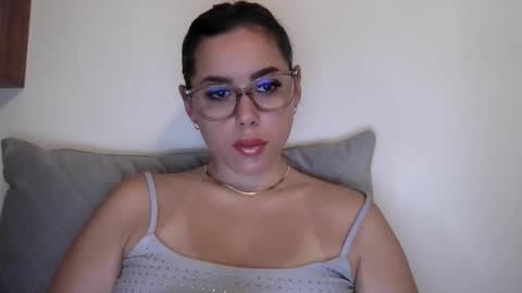 Snapshot of prettyjulliette chatting on November 2025 01:28:01 PM prettyjulliette online show from November 2025 01:28:01 PM