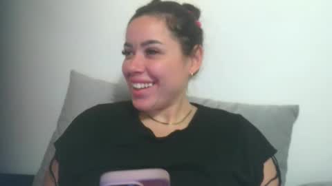 Snapshot of prettyjulliette chatting on December 2025 02:22:02 PM prettyjulliette online show from December 2025 02:22:02 PM