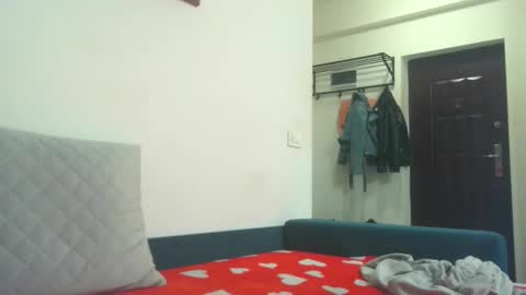 Snapshot of prettyjulliette chatting on December 2025 05:31:02 PM prettyjulliette online show from December 2025 05:31:02 PM