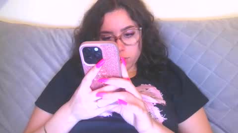 prettyjulliette online show from December 2025 02:57:02 PM