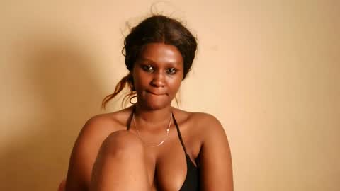 Snapshot of prettykeilaa chatting on February 2026 07:24:01 AM prettykeilaa online show from February 2026 07:24:01 AM