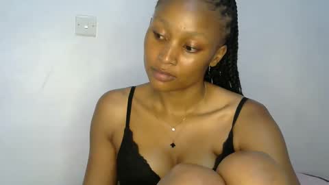 prettyleyla online show from December 2025 09:41:02 PM
