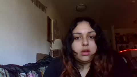 Snapshot of prettylillyy02 chatting on December 2024 10:13:01 PM lilly333 online show from December 2024 10:13:01 PM