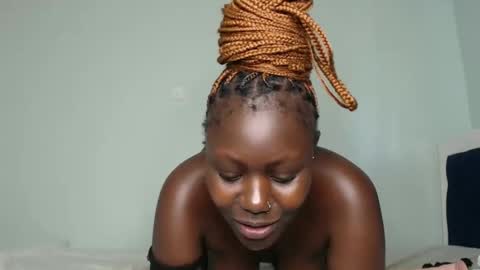 Snapshot of prettyliz1999 chatting on January 2025 08:08:02 AM Lizzy online show from January 2025 08:08:02 AM