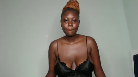 Snapshot of prettyliz1999 chatting on January 2025 08:08:01 AM Lizzy online show from January 2025 08:08:01 AM