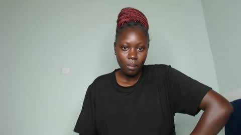 Snapshot of prettyliz1999 chatting on February 2025 08:03:01 AM Lizzy online show from February 2025 08:03:01 AM