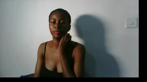 Snapshot of prettylove5 chatting on October 2025 11:24:01 PM evelyn online show from October 2025 11:24:01 PM