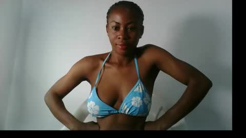 Snapshot of prettylove5 chatting on October 2025 08:48:02 AM evelyn online show from October 2025 08:48:02 AM