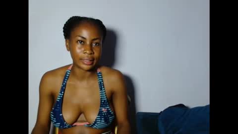 Snapshot of prettylove5 chatting on December 2025 06:57:02 PM evelyn online show from December 2025 06:57:02 PM