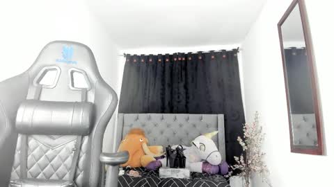 Laura  Onlyfans   40OFF online show from March 2025 06:16:02 AM