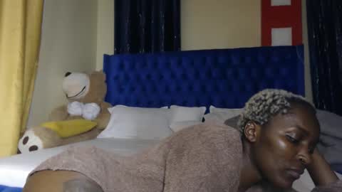 sasha online show from November 2025 07:05:02 PM