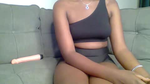 pretty queen online show from September 2025 11:20:01 PM