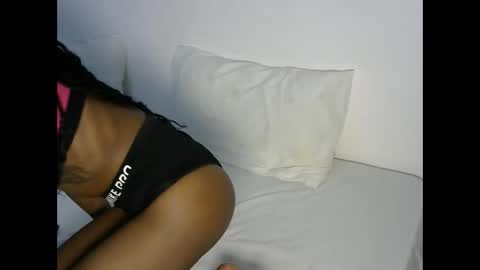 prettyquiny254 online show from October 2025 06:30:01 PM
