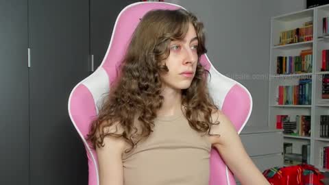 Sophie  next stream will be at Monday  i will wait you guys  online show from November 2025 01:43:02 PM