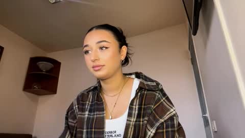 Snapshot of pricillalivsey chatting on November 2025 12:08:02 PM Sofi online show from November 2025 12:08:02 PM