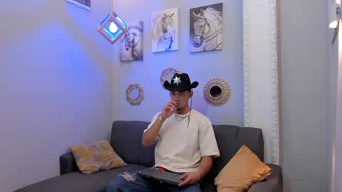 Snapshot of prince_arthur77 chatting on February 2025 12:39:02 PM prince_arthur77 online show from February 2025 12:39:02 PM