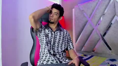 Snapshot of prince_arthur77 chatting on November 2025 07:52:02 PM prince_arthur77 online show from November 2025 07:52:02 PM