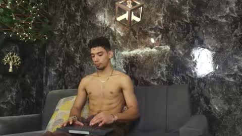 Snapshot of prince_arthur77 chatting on November 2025 01:43:01 PM prince_arthur77 online show from November 2025 01:43:01 PM