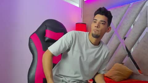 Snapshot of prince_arthur77 chatting on November 2025 01:58:01 PM prince_arthur77 online show from November 2025 01:58:01 PM