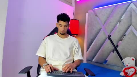 Snapshot of prince_arthur77 chatting on December 2025 02:00:02 PM prince_arthur77 online show from December 2025 02:00:02 PM