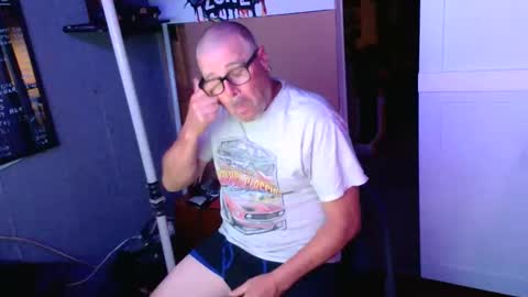 Snapshot of princepeircing chatting on June 2026 05:01:01 AM Princepiercing online show from June 2026 05:01:01 AM