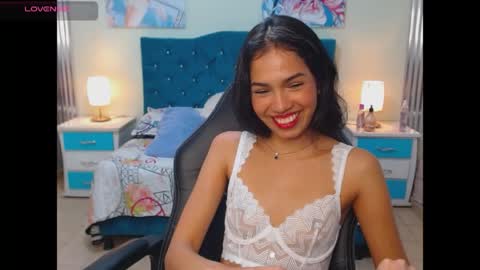 Snapshot of princess_skinny18 chatting on April 2026 09:34:02 PM princess_skinny18 online show from April 2026 09:34:02 PM