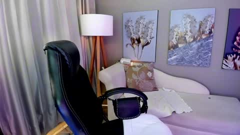 Priya Rose online show from December 2024 06:39:01 PM