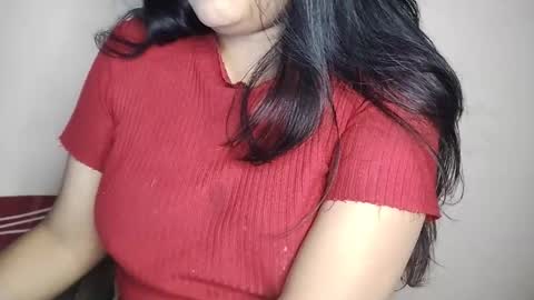 priyu_ online show from November 2025 05:12:02 PM