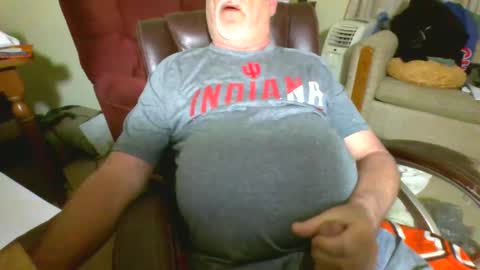 Snapshot of prlbob77 chatting on March 2025 02:06:02 AM prlbob77 online show from March 2025 02:06:02 AM