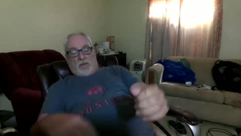 Snapshot of prlbob77 chatting on September 2025 06:35:01 PM prlbob77 online show from September 2025 06:35:01 PM