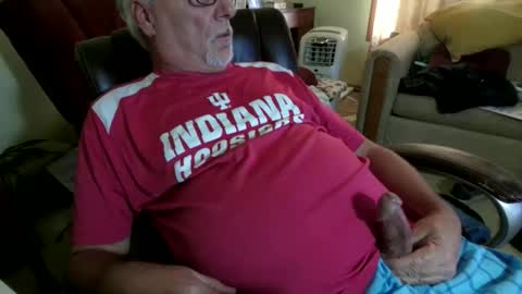 Snapshot of prlbob77 chatting on November 2025 09:15:01 PM prlbob77 online show from November 2025 09:15:01 PM