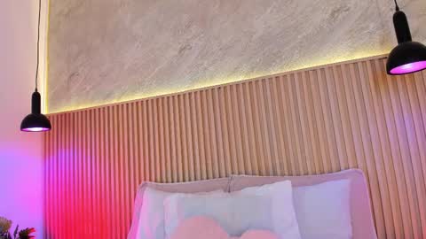 Profana Red online show from March 2026 02:17:01 PM