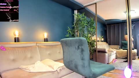 Snapshot of project_raven chatting on January 2025 12:42:01 AM Raven but you can call me sweetie or honey too online show from January 2025 12:42:01 AM