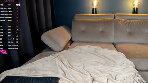 Snapshot of project_raven chatting on February 2025 09:37:02 PM Raven but you can call me sweetie or honey too online show from February 2025 09:37:02 PM