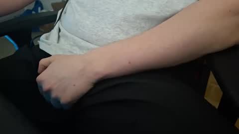 pryli27 online show from April 2026 10:40:02 PM