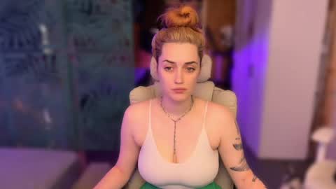 Snapshot of ps4pro chatting on June 2026 01:54:01 AM Queen of Pain online show from June 2026 01:54:01 AM