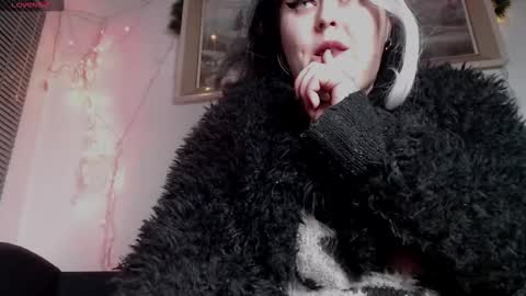 Snapshot of psychobitch69 chatting on January 2025 11:09:01 PM OlivePsy online show from January 2025 11:09:01 PM