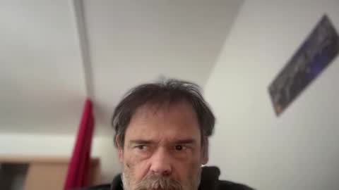 Snapshot of psychoted chatting on November 2025 10:32:01 AM Basti or Baaaaasti online show from November 2025 10:32:01 AM